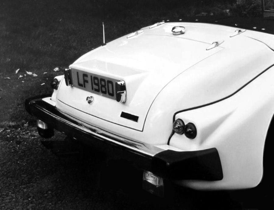 Детали экстерьера Lea-Francis 3&frac12;-Litre 1980 года  (фото 4 из 4)